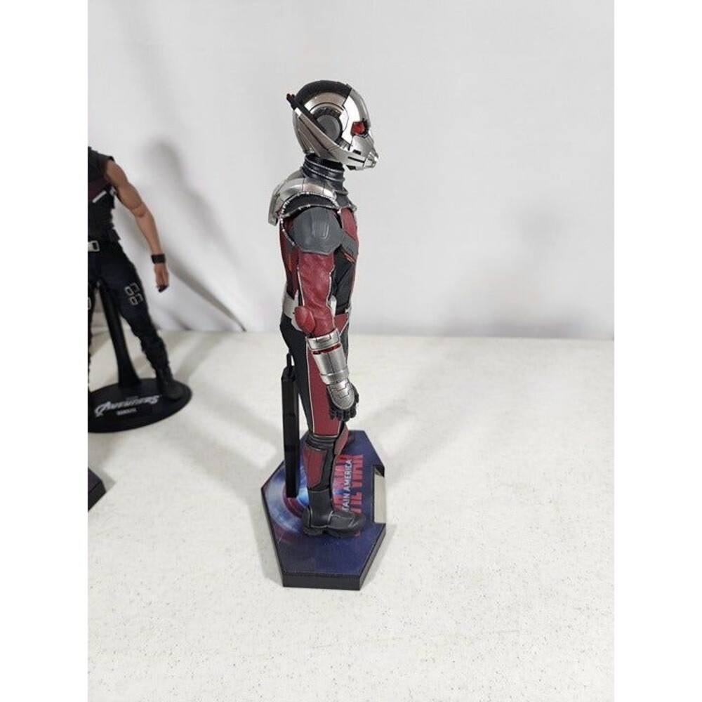 Hot Toys ANT-MAN - Picture 3 of 7